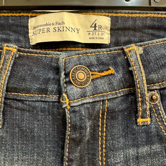 NWT A+F Super Skinny Jeans (27) - Picture 3 of 5